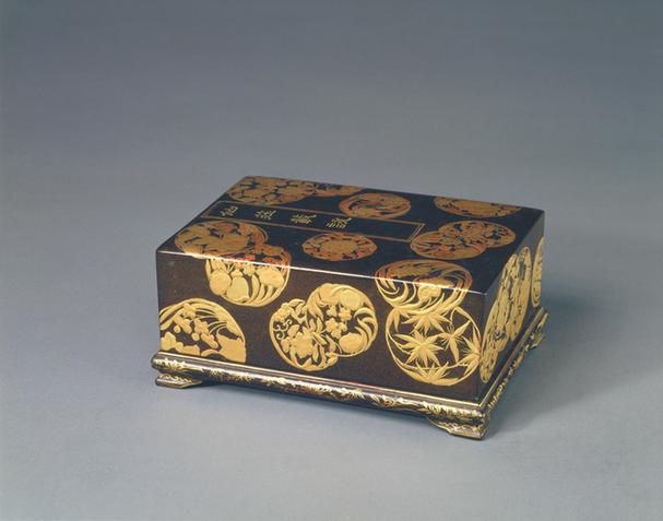 紫漆描金团花纹长方匣