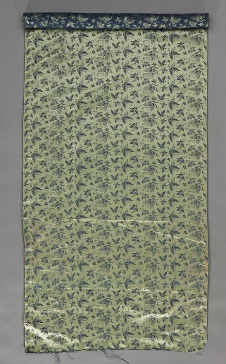葱绿色蜂蝶纹二色缎