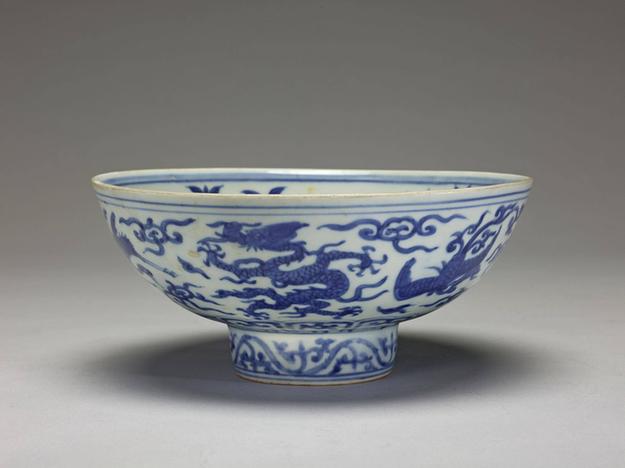 青花龙凤寿字高足碗