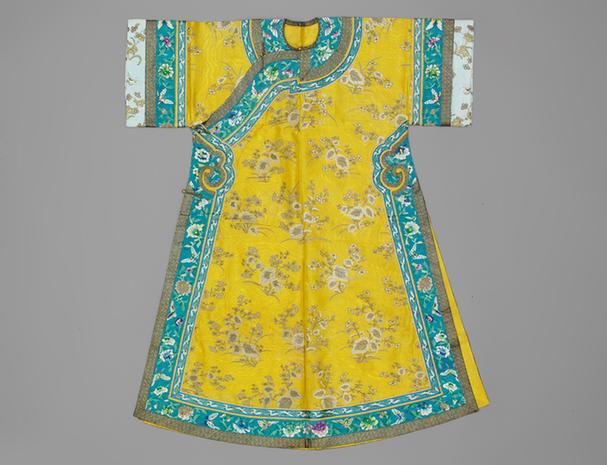 明黄色直径纱绣水墨海棠纹单氅衣