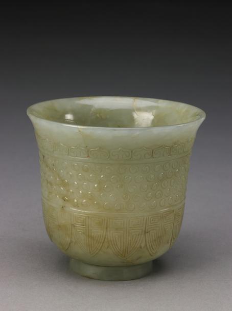 青玉蚕纹杯
