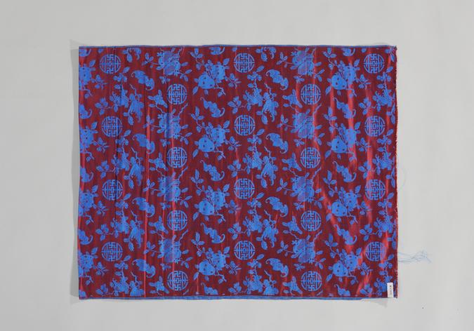 枣红色福寿三多纹二色缎