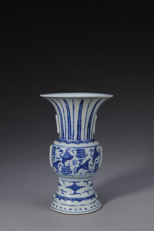 万历款青花云鹤纹出戟花觚