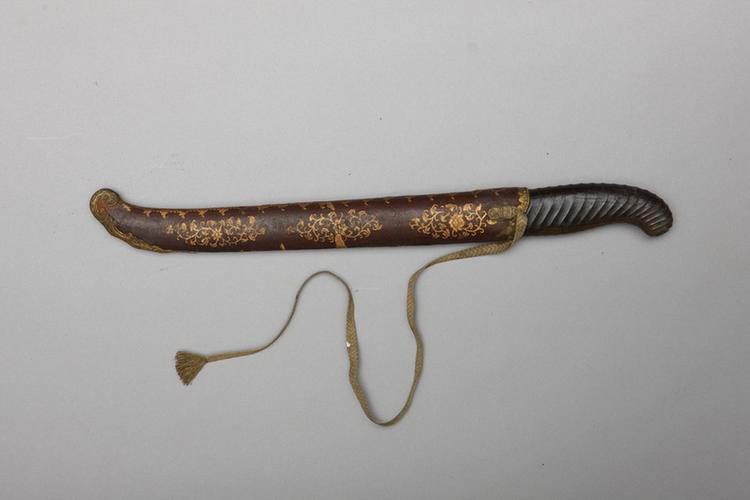 牛角柄皮鞘撩刃刀