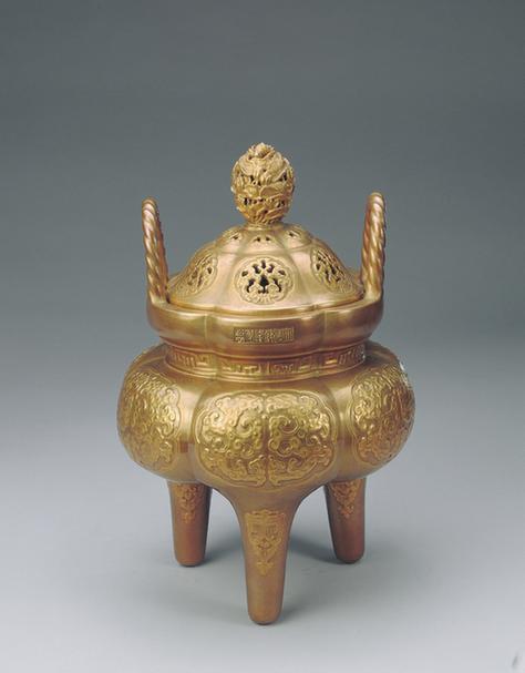 仿古铜金釉三足炉