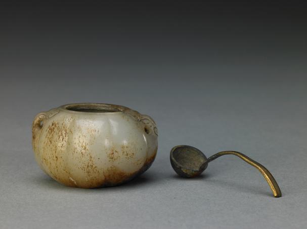 带皮青玉兽面耳瓜式水丞