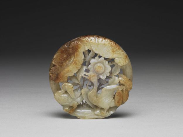 莲塘双凫图玉饰