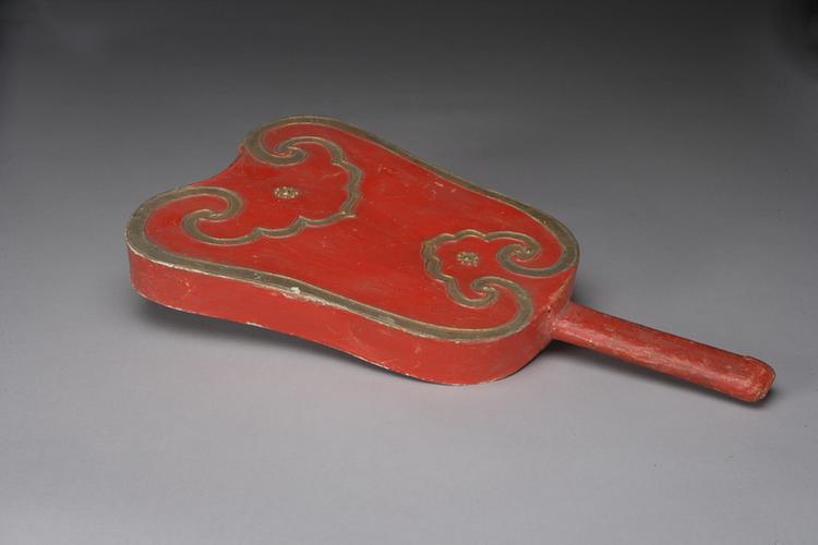 硬纸胎红漆描金八仙扇