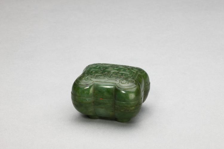 碧玉夔龙云纹方盒