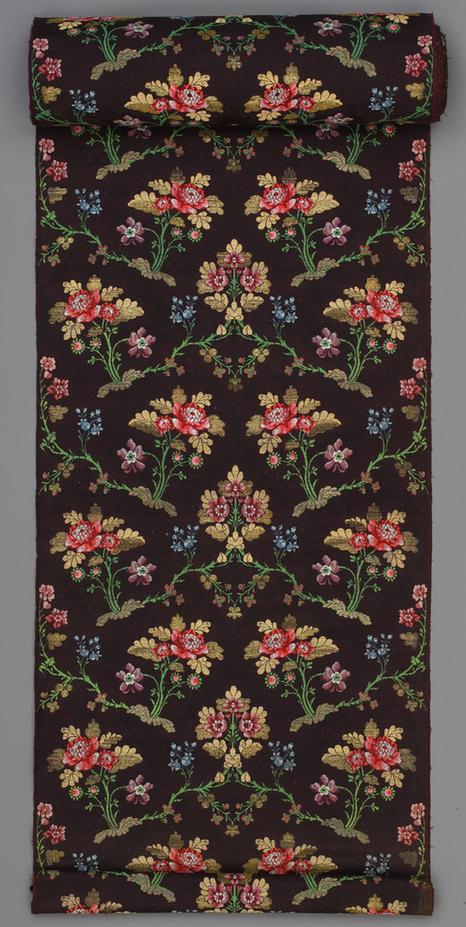 酱色地串枝大洋花纹金宝地锦