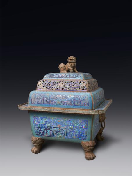 掐丝珐琅莲夔纹委角四足方熏炉