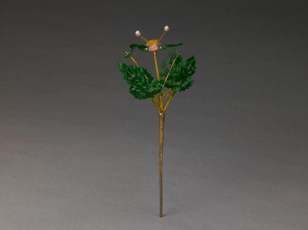 银镀金广片花卉纹簪