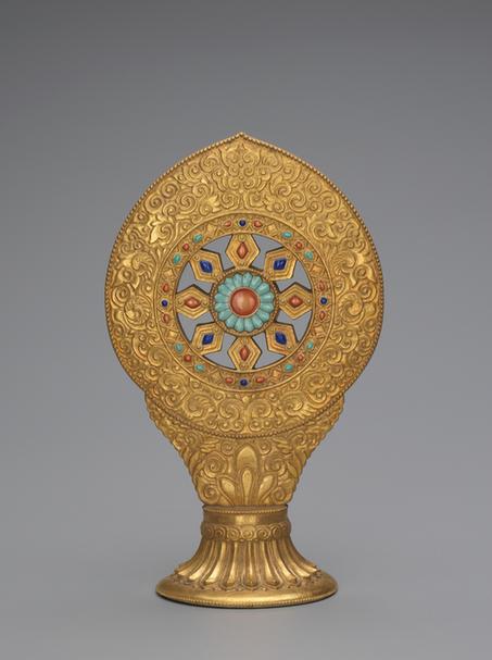 乾隆款金釉五彩瓷法轮