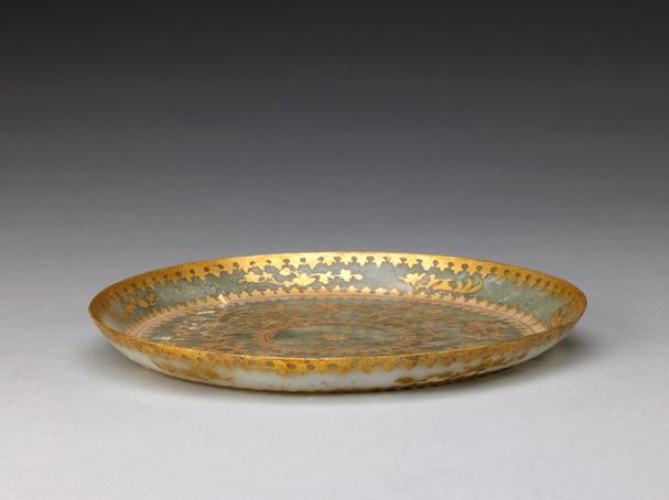 痕都斯坦青玉描金花卉三足盘