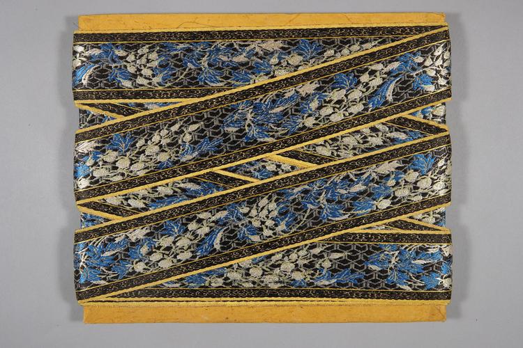 水墨花锦缎地织金荷花牡丹纹绦