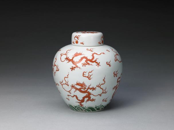 雍正款红绿彩云龙纹盖罐