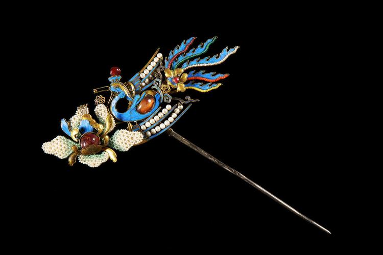 银镀金嵌宝石串假珠凤纹簪