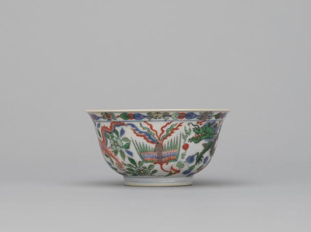 五彩龙凤纹小碗