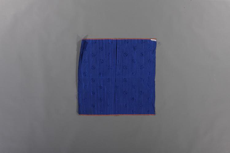 宝蓝色菱形纹地小团花纹花绸