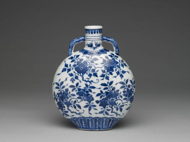 官窑 青花花果弓耳扁壶