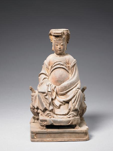 木雕贴金女坐像