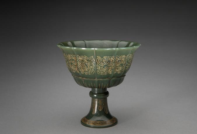 碧玉莲瓣式高足碗