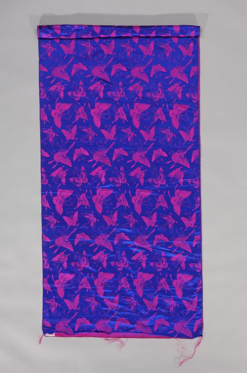 宝蓝色百蝶纹二色缎