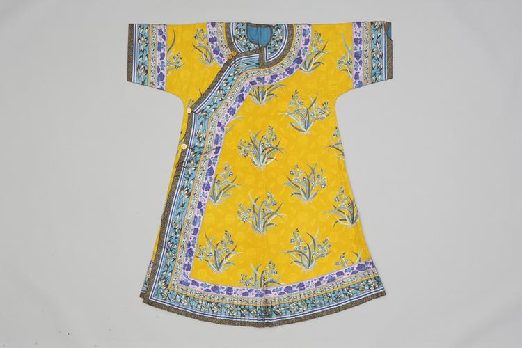 黄色绸绣三蓝墩兰纹棉衬衣