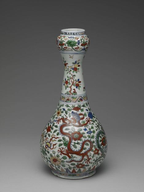 万历 五彩龙纹花鸟蒜头瓶