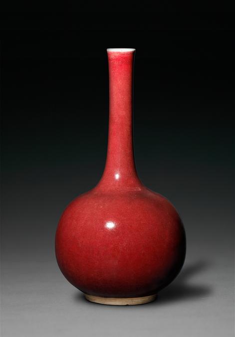 郎窑红釉细颈瓶