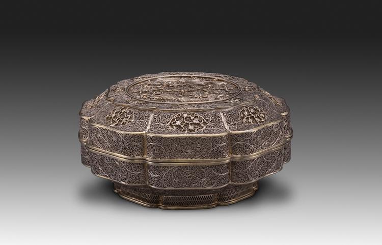 银累丝葵瓣式盒