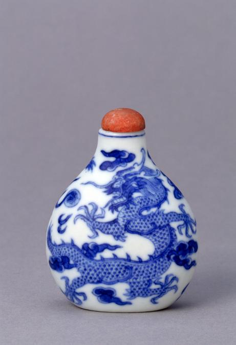 青花云龙纹鼻烟壶