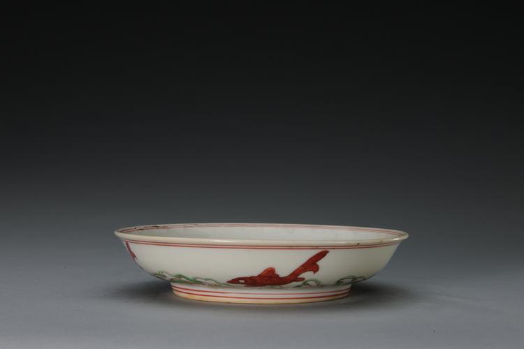 红绿彩五鱼纹盘