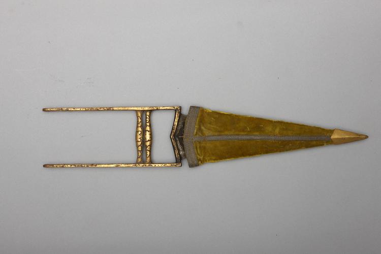 铁錾花柄绒鞘手叉刀