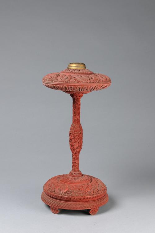 剔红蟠龙纹冠架