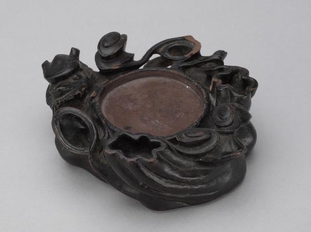 澄泥雕云龙边砚