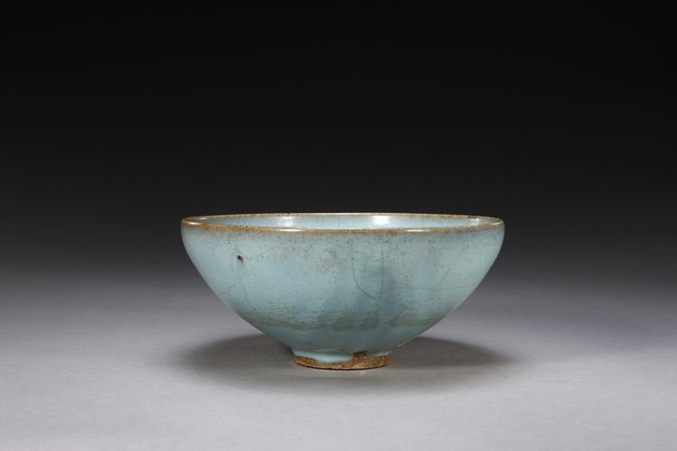 钧窑天蓝釉大碗