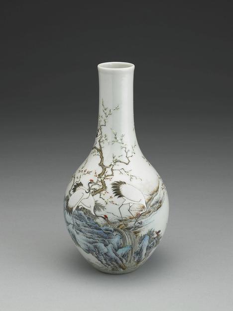 乾隆七年 磁胎洋彩海鹤来朝玉环胆瓶一对