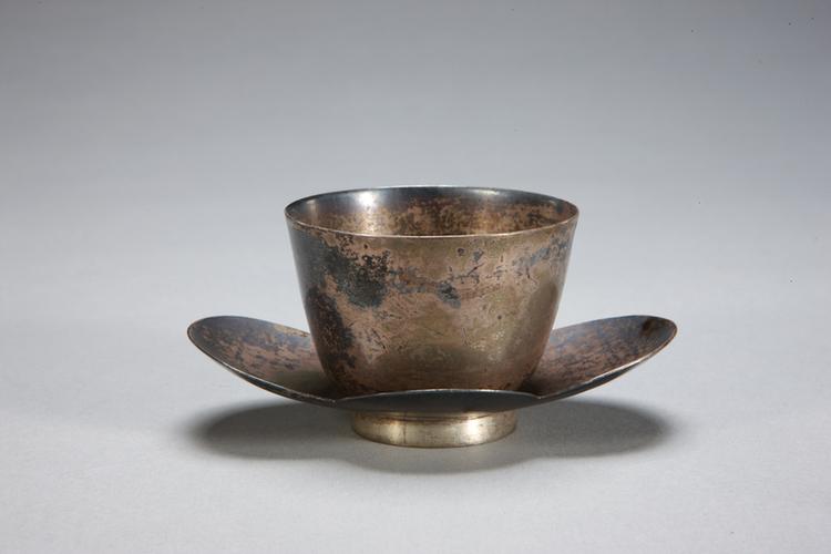 光绪永和宫款银带托碗