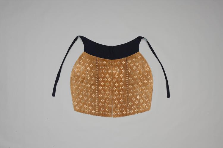 灰色素春绸里梅花鹿皮行裳