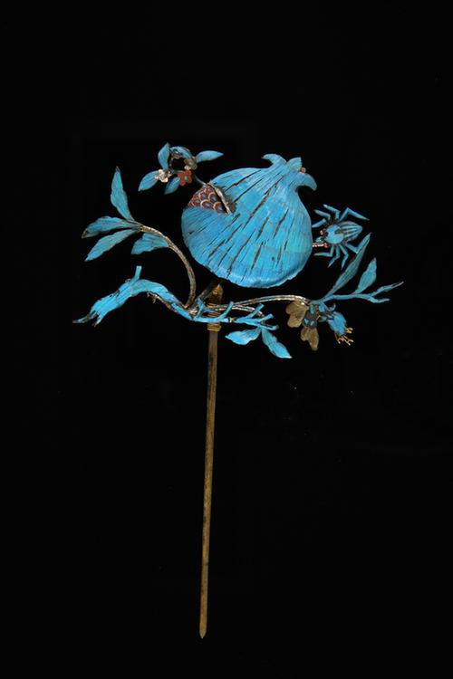 点翠花卉鸟蝶纹头花