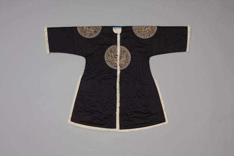 石青色缎平金银绣四团云龙纹天马鼠皮衮服