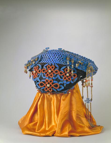 铜镀金点翠穿珠石九凤钿子