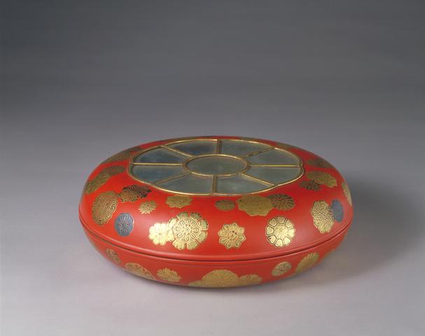 红漆描金团花纹嵌玻璃玉屉攒盒