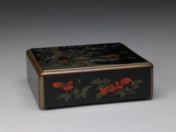 描彩漆花蝶纹方盒