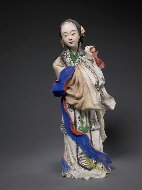 泥人张塑彩绘持花仕女像