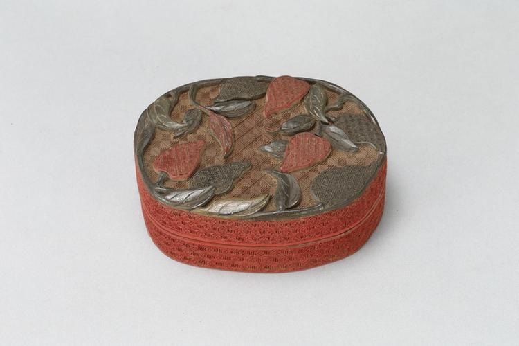 堆彩辣椒纹盒