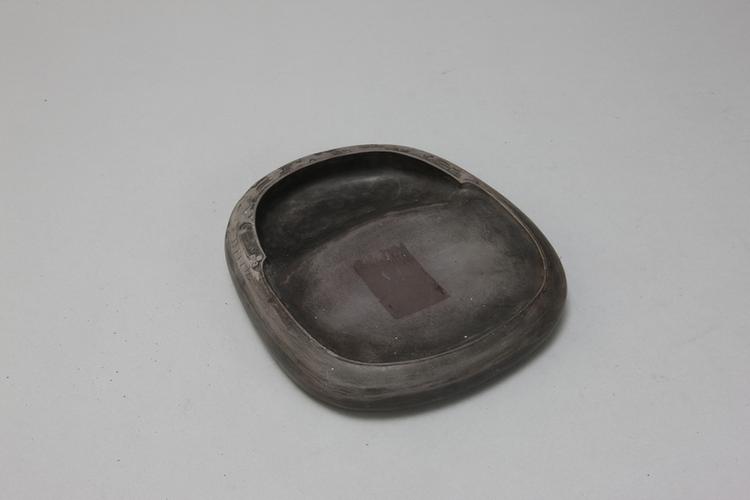 端石夔凤纹边椭圆砚