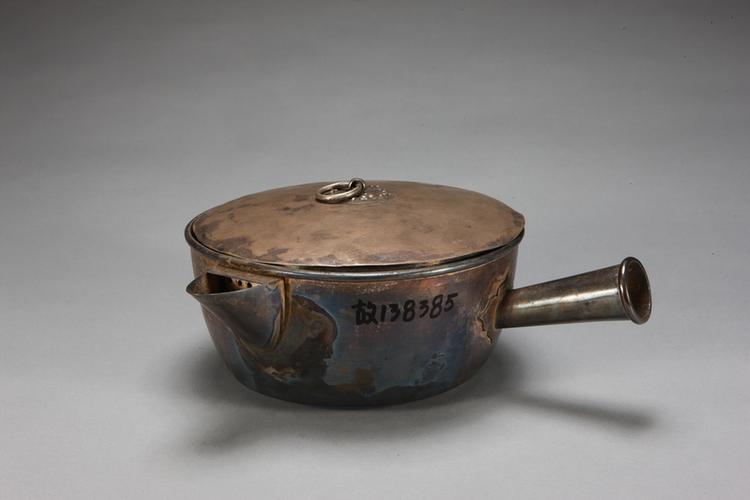 宣统六年款银带流锅