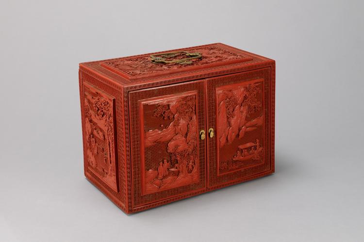 剔红海水龙珠纹开光山水人物图长方提匣